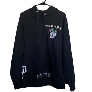 DON’T TRIP DRIP hoodie with skull and mushroom detail size medium